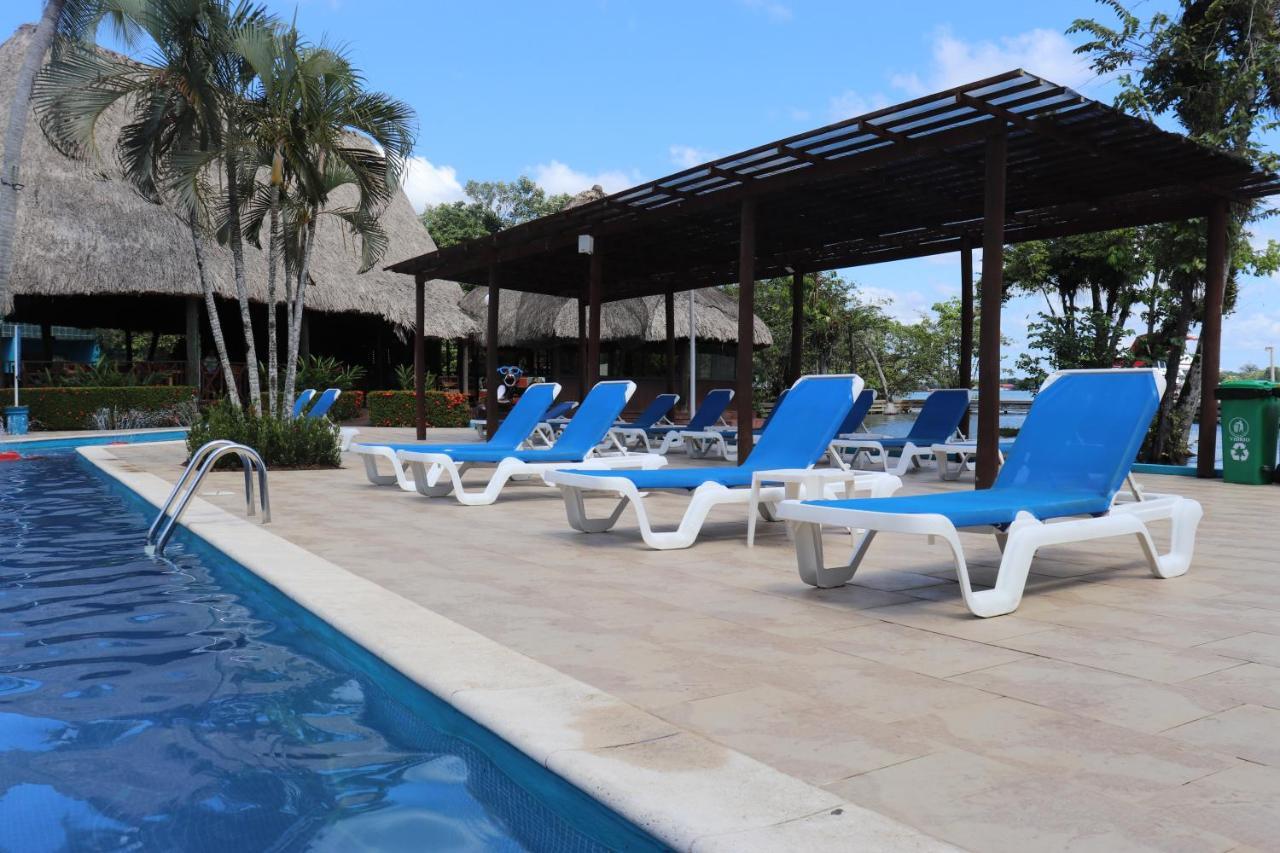 Hotel Mansion Del Rio Rio Dulce Town Zewnętrze zdjęcie