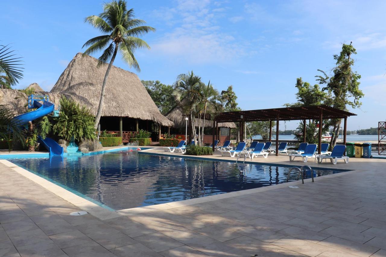 Hotel Mansion Del Rio Rio Dulce Town Zewnętrze zdjęcie