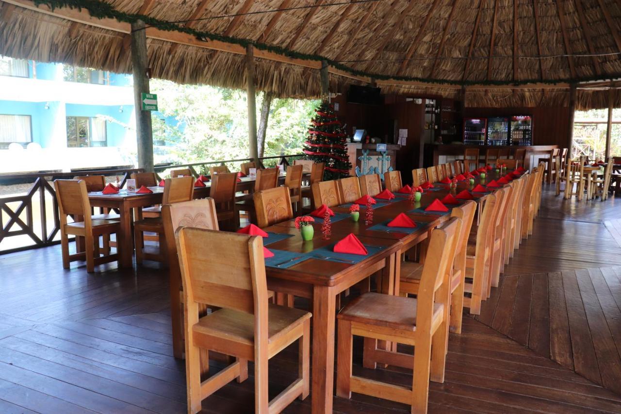 Hotel Mansion Del Rio Rio Dulce Town Zewnętrze zdjęcie