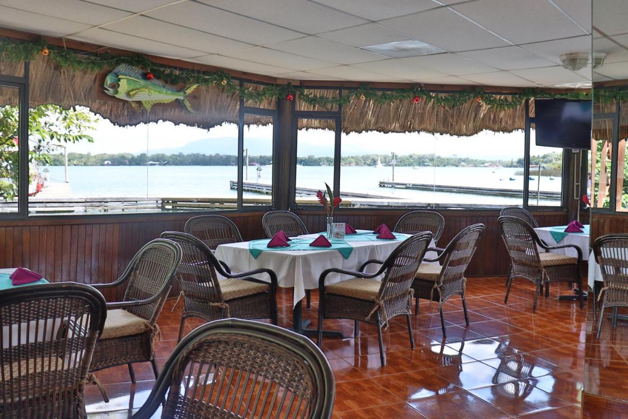 Hotel Mansion Del Rio Rio Dulce Town Zewnętrze zdjęcie