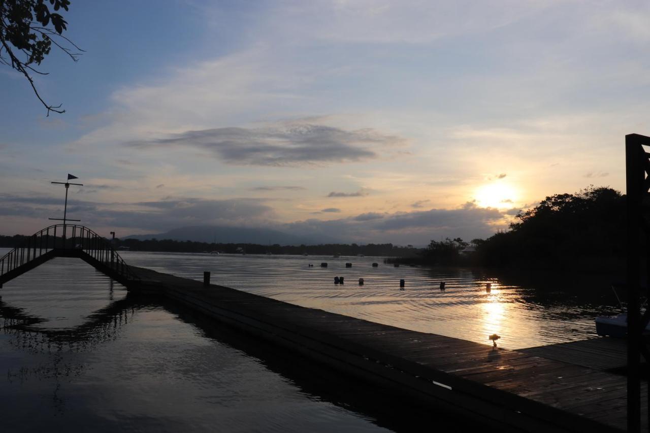 Hotel Mansion Del Rio Rio Dulce Town Zewnętrze zdjęcie