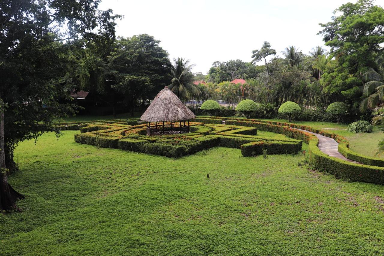 Hotel Mansion Del Rio Rio Dulce Town Zewnętrze zdjęcie